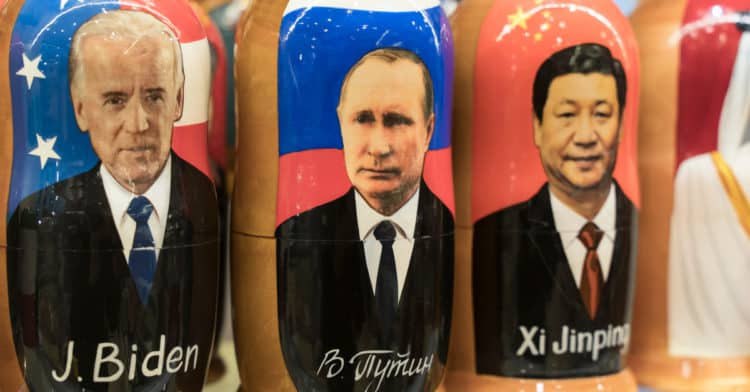 Подробнее о статье #nwo #макро Друзья Путина, Китай, С.Аравия, Турция, Иран, Индия, Бразилия, Венгрия, ЮАР, помогают Ро